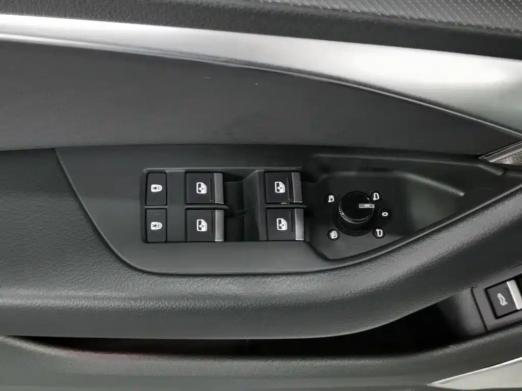 Audi A6L 2022 — фото 9
