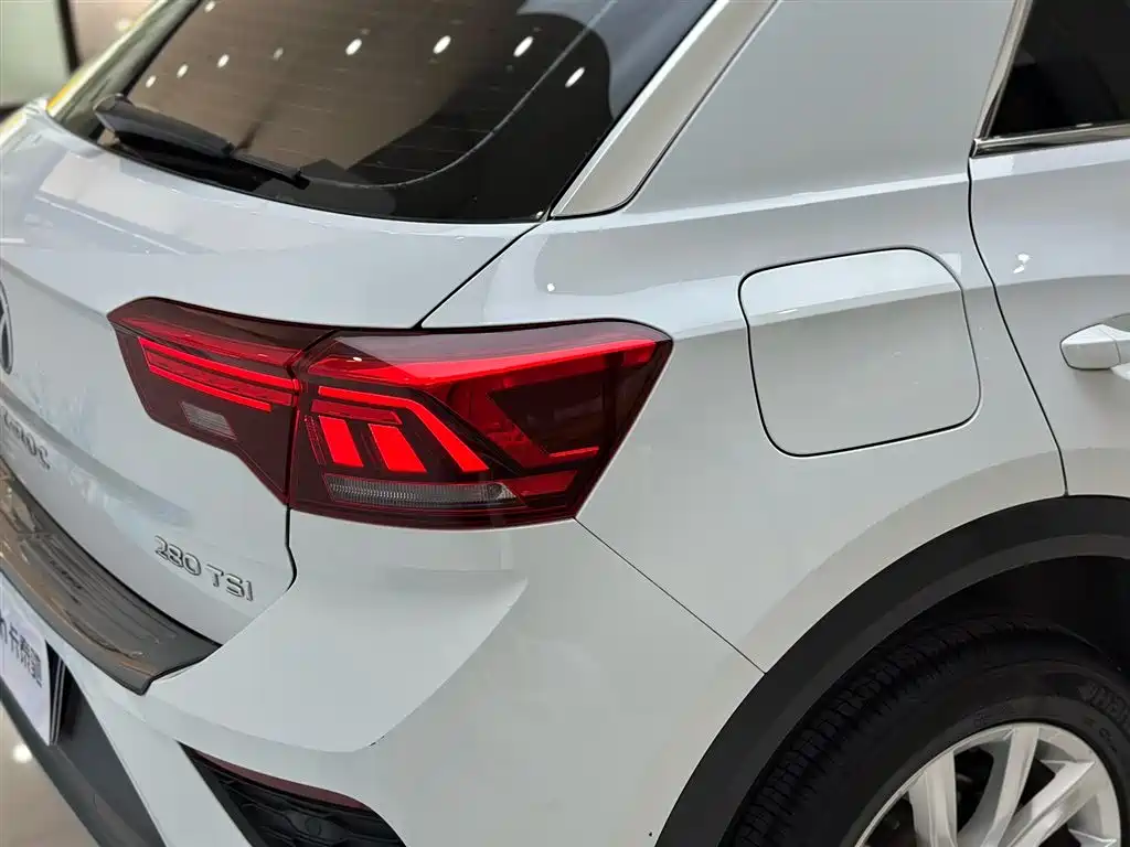 Volkswagen T-Roc 2021 — фото 4