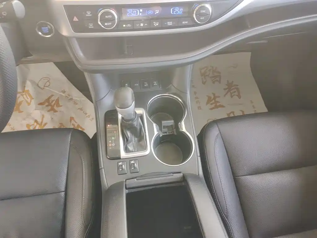 Toyota Highlander 2017 — фото 14