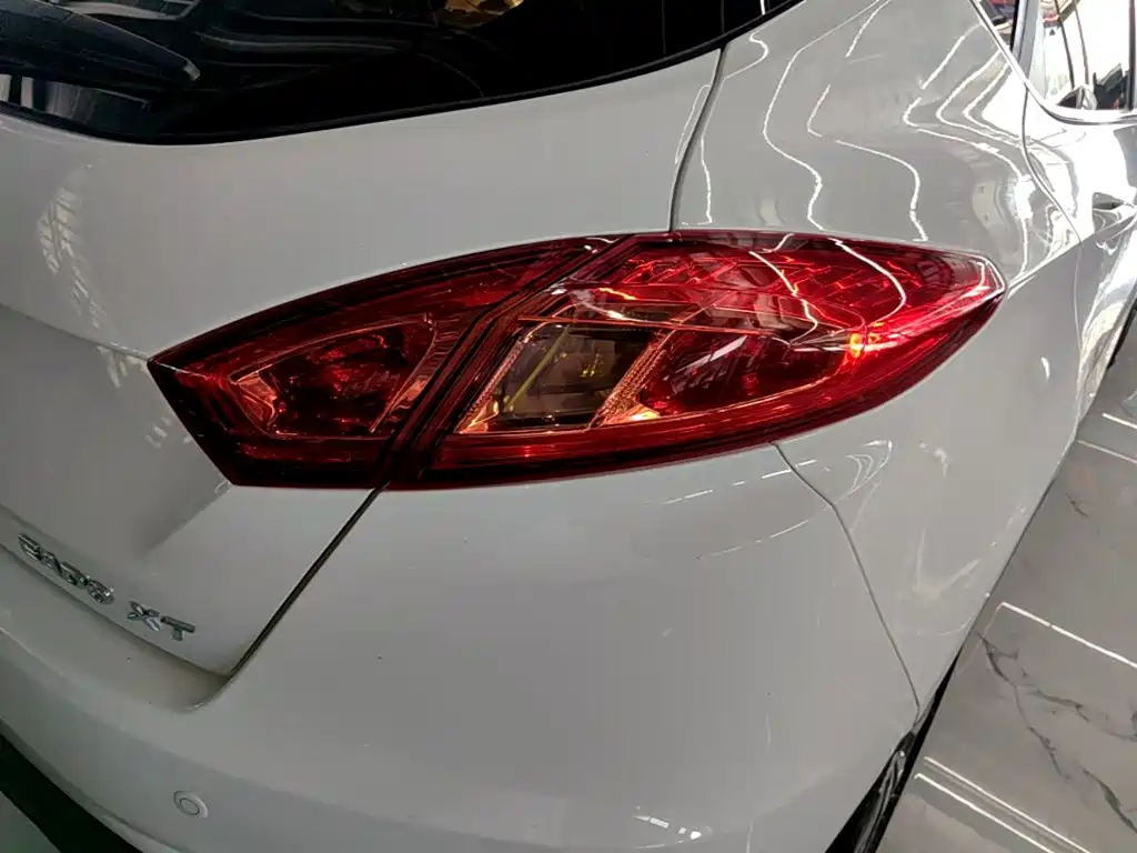 Changan Eado XT 2018 — фото 8