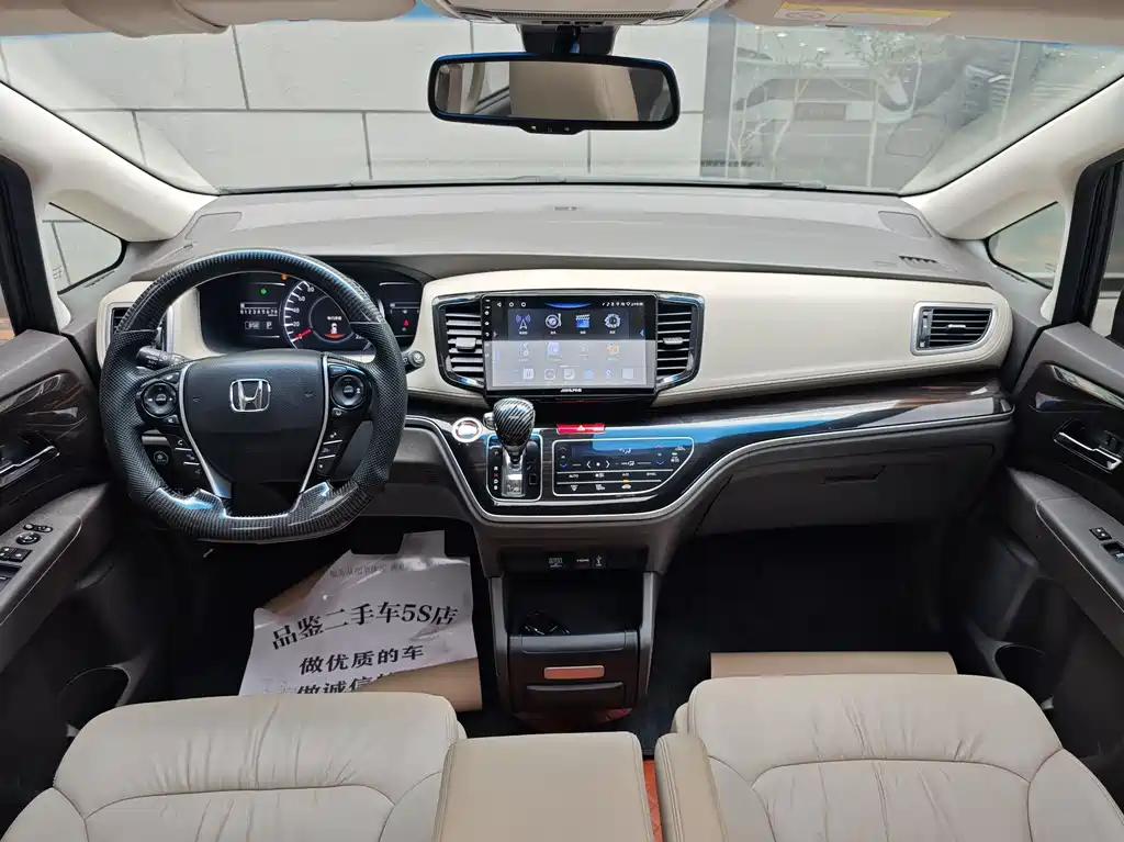 Honda Odyssey 2018 — фото 18