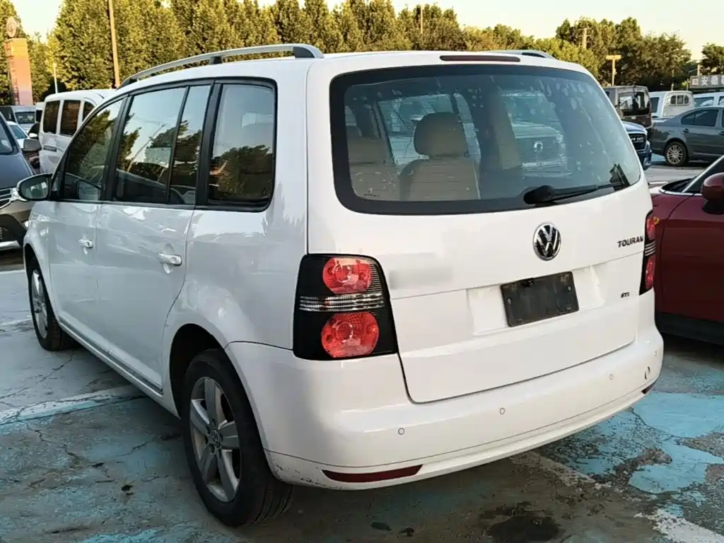 Volkswagen Touran 2015 — фото 5