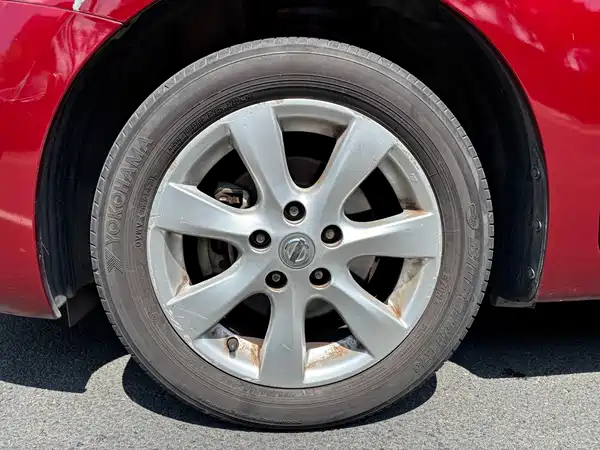 Nissan Tiida 2013