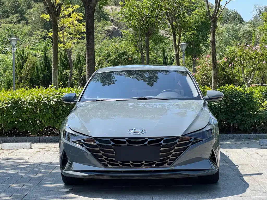 Hyundai Elantra 2023