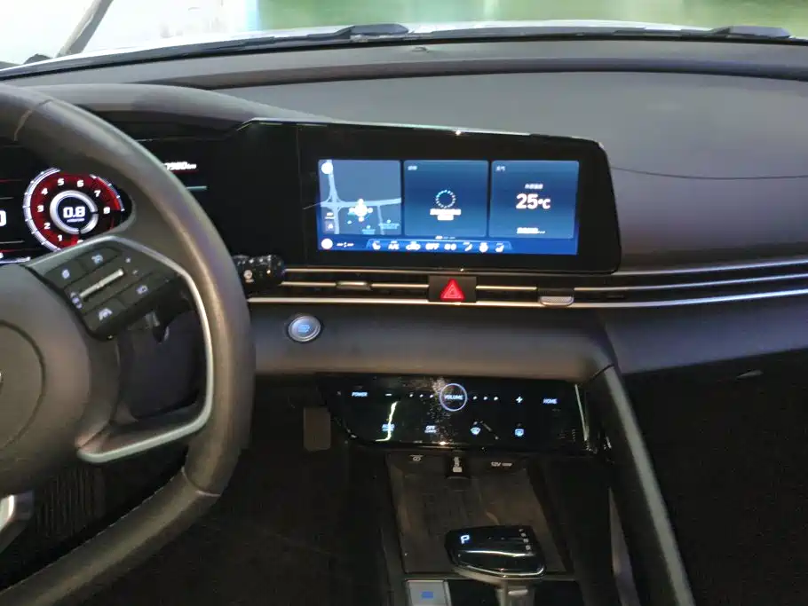 Hyundai Elantra 2020 — фото 13