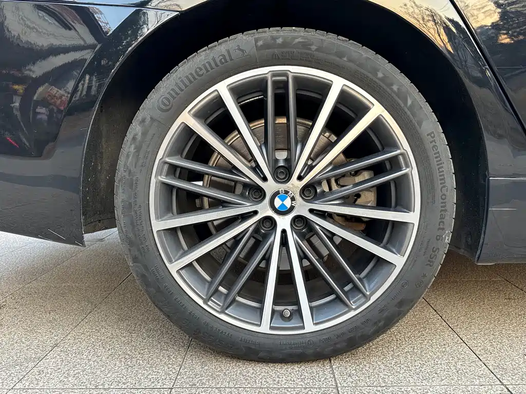 BMW 5 Series 2020 — фото 16