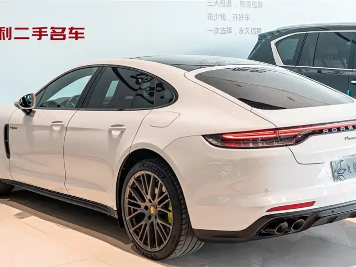 Porsche Panamera Hybrid 2023 — фото 3
