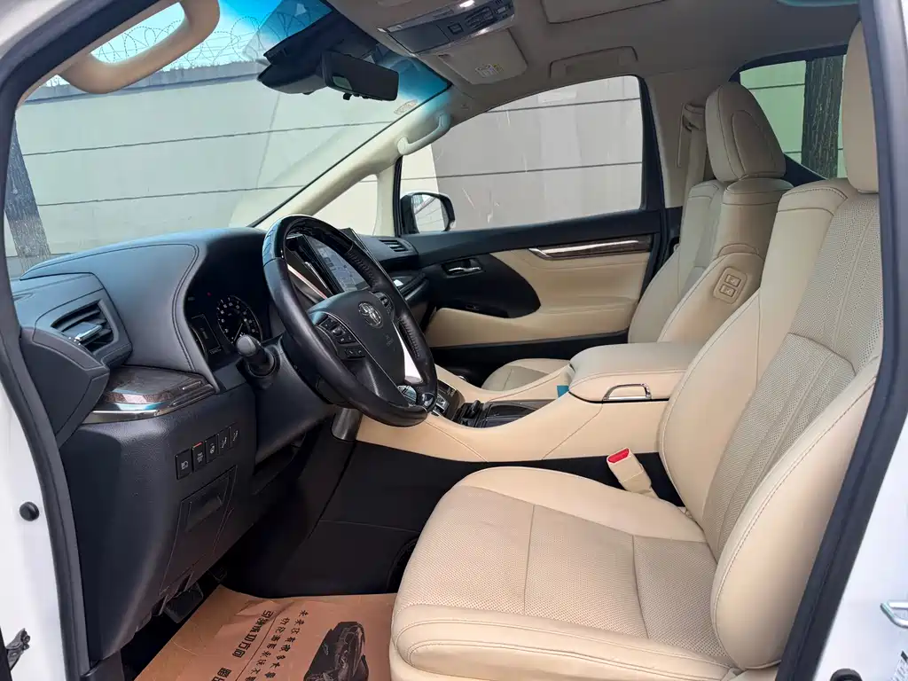 Toyota Alphard 2020 — фото 8