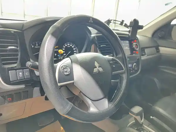 Mitsubishi Outlander 2013