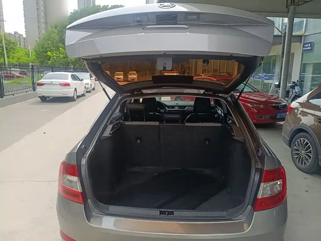 Skoda Octavia 2016 — фото 19