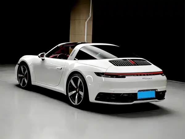 Porsche 911 2023