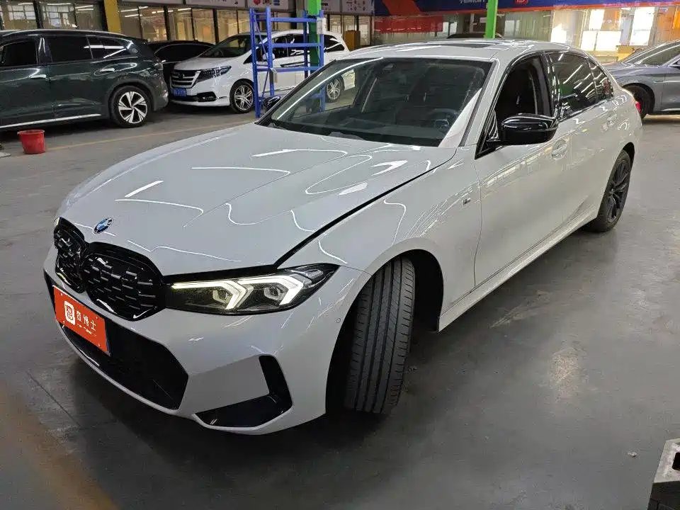 BMW 3 Series 2024 — фото 1