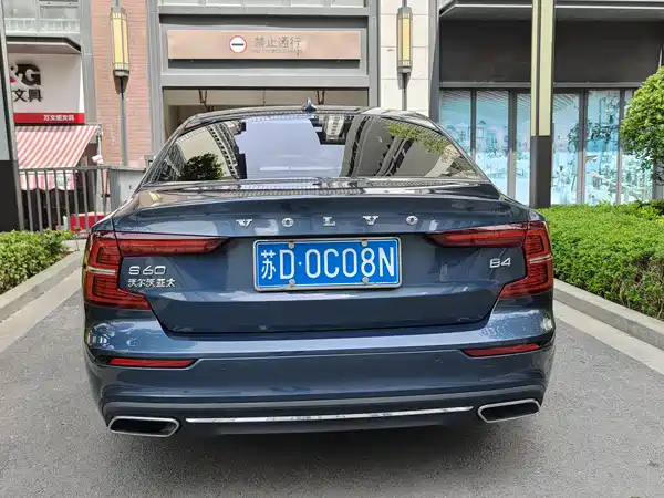 Volvo S60 2022