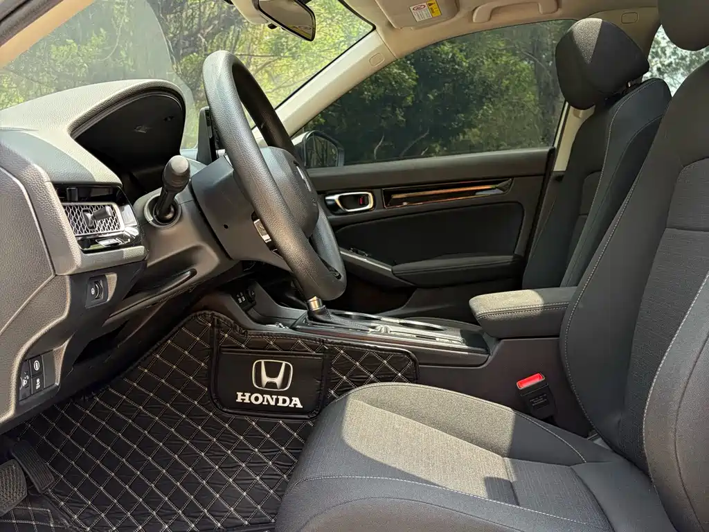 Honda Civic 2023 — фото 15