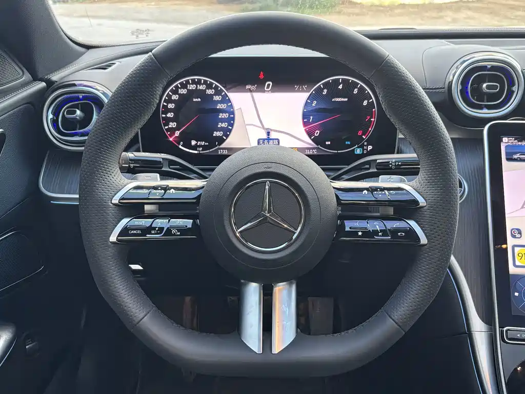 Mercedes-Benz C-Class 2024 — фото 11