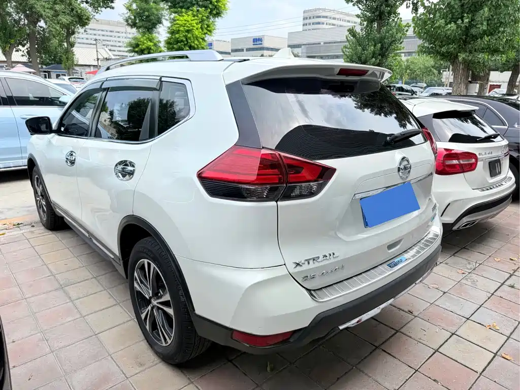 Nissan X-Trail 2018 — фото 11