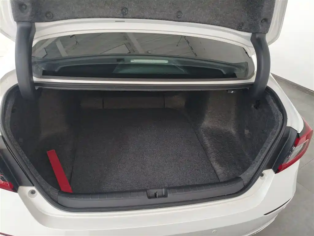 Honda Accord 2022 — фото 19