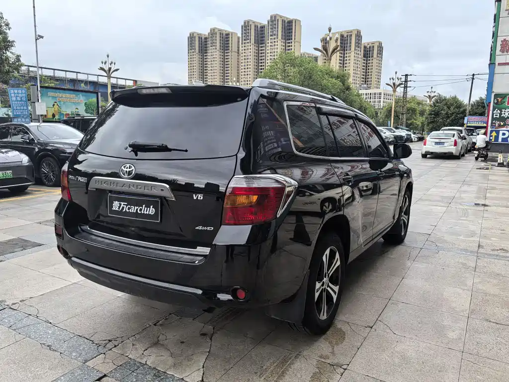Toyota Highlander 2010 — фото 12