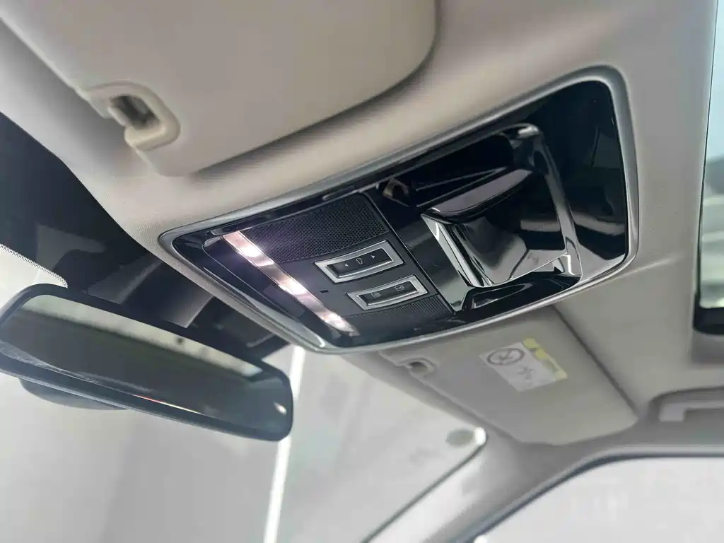 Land Rover Range Rover Sport 2016 — фото 16