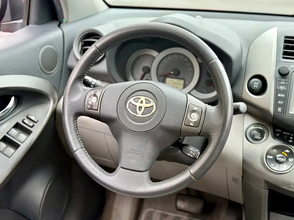 Toyota RAV4 2009 — фото 16