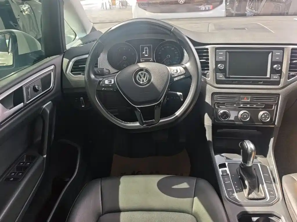 Volkswagen Golf Sportsvan 2020 — фото 11