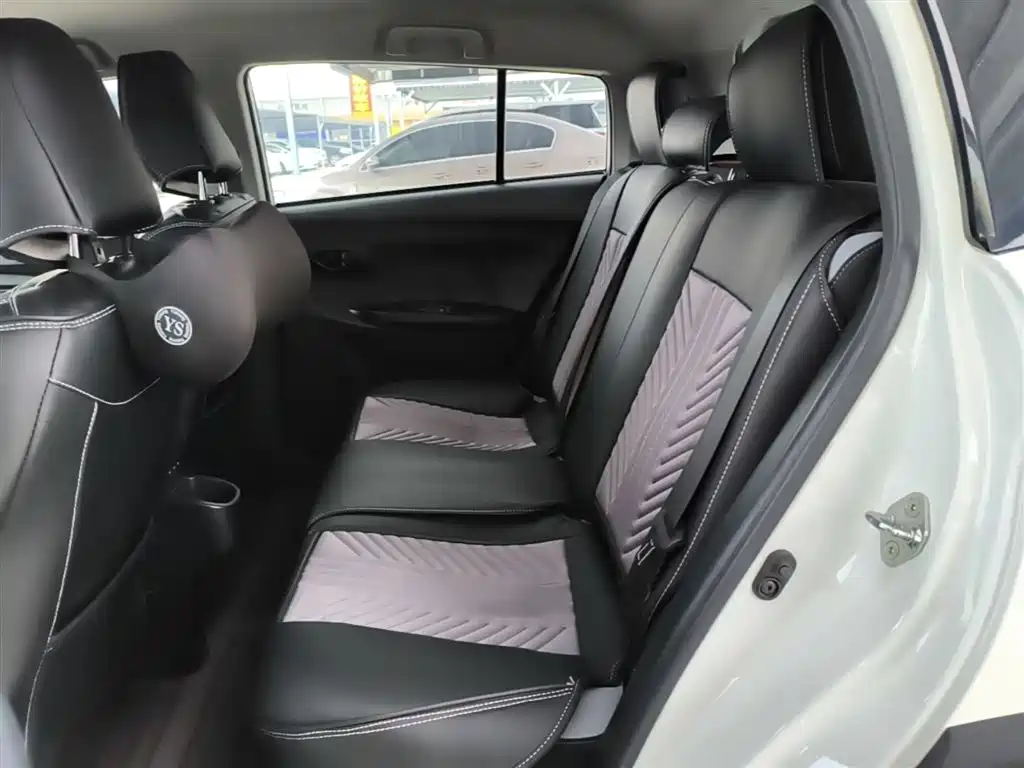 Toyota Yaris L 2021 — фото 17