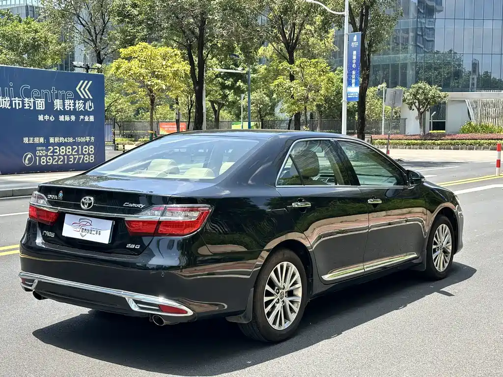 Toyota Camry 2016 — фото 16
