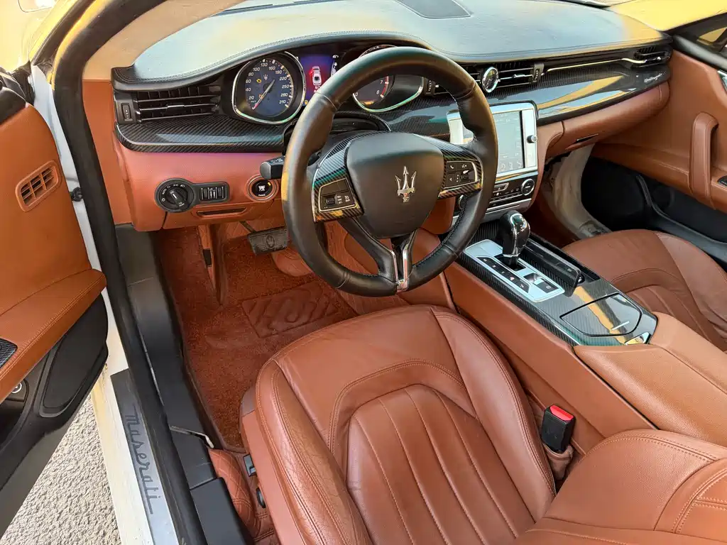Maserati Quattroporte 2015 — фото 7