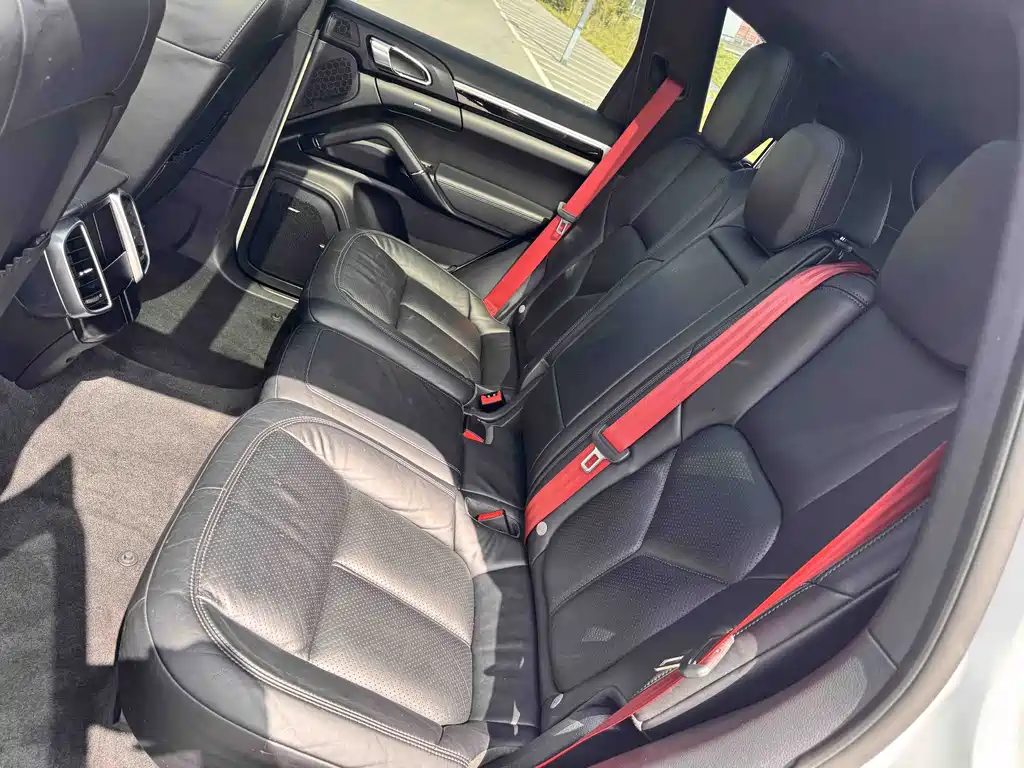 Porsche Cayenne Hybrid 2018 — фото 13