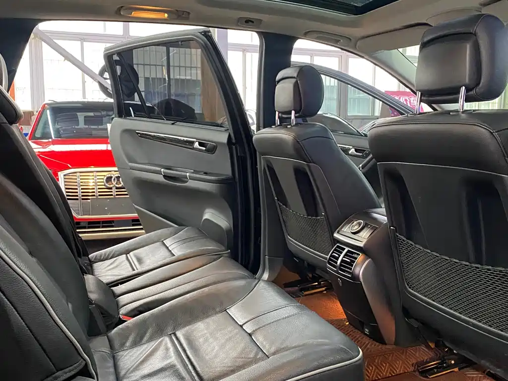 Mercedes-Benz R-Class 2018 — фото 12