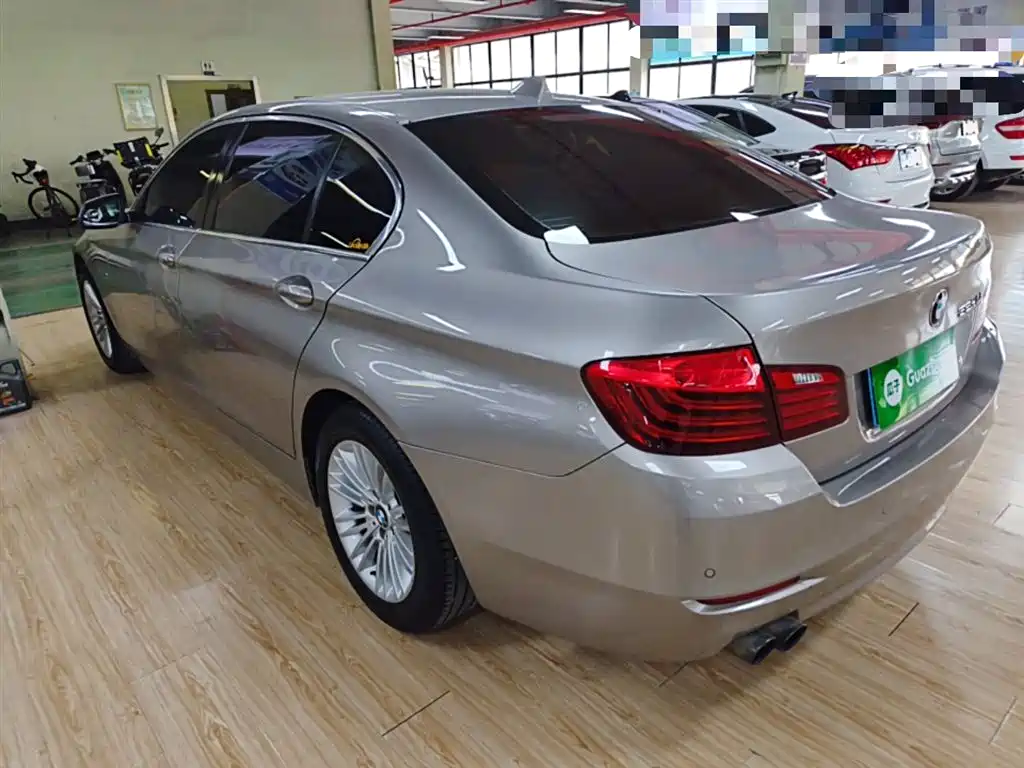 BMW 5 Series 2015 — фото 23