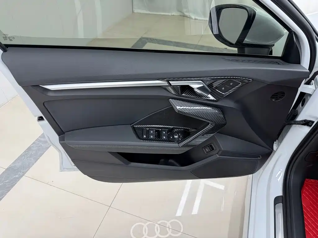 Audi A3 2023 — фото 11