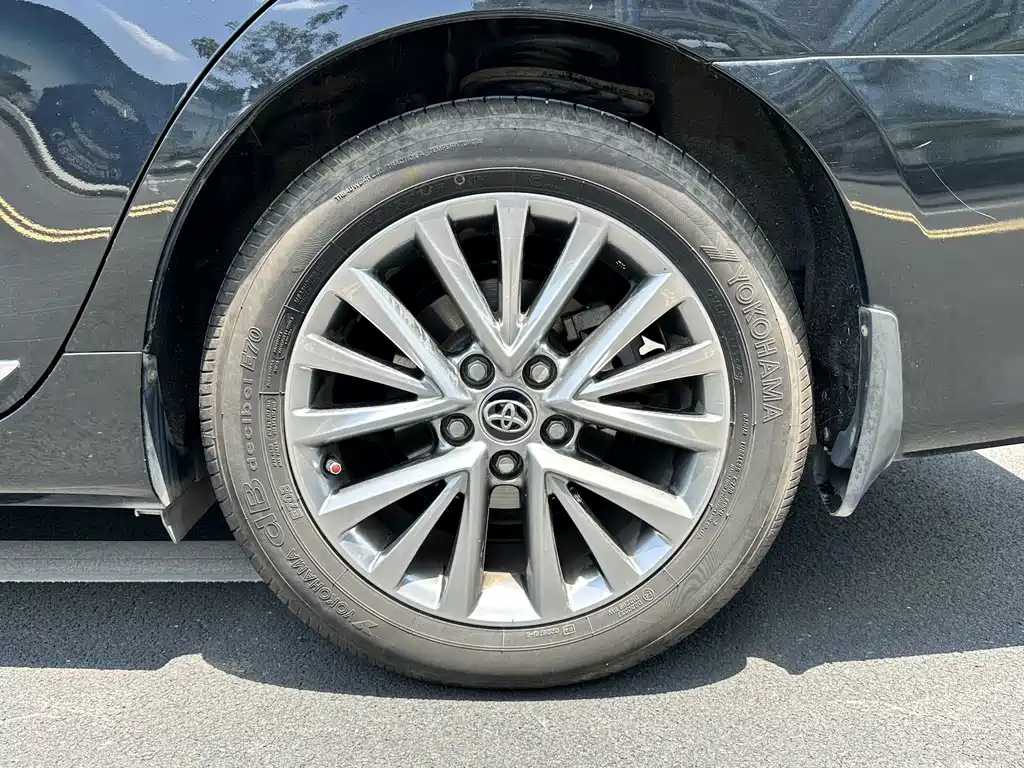 Toyota Camry 2016 — фото 12
