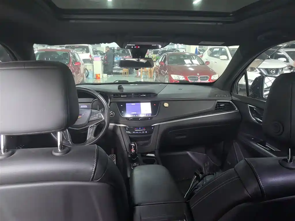 Cadillac XT5 2019 — фото 18