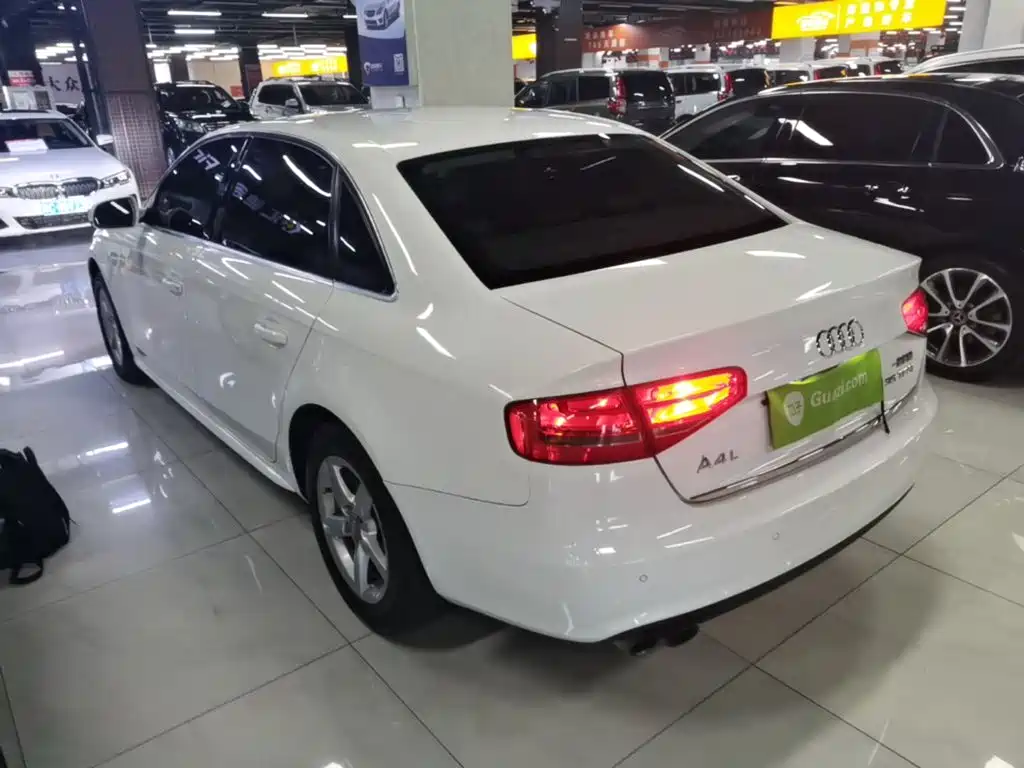 Audi A4L 2015
