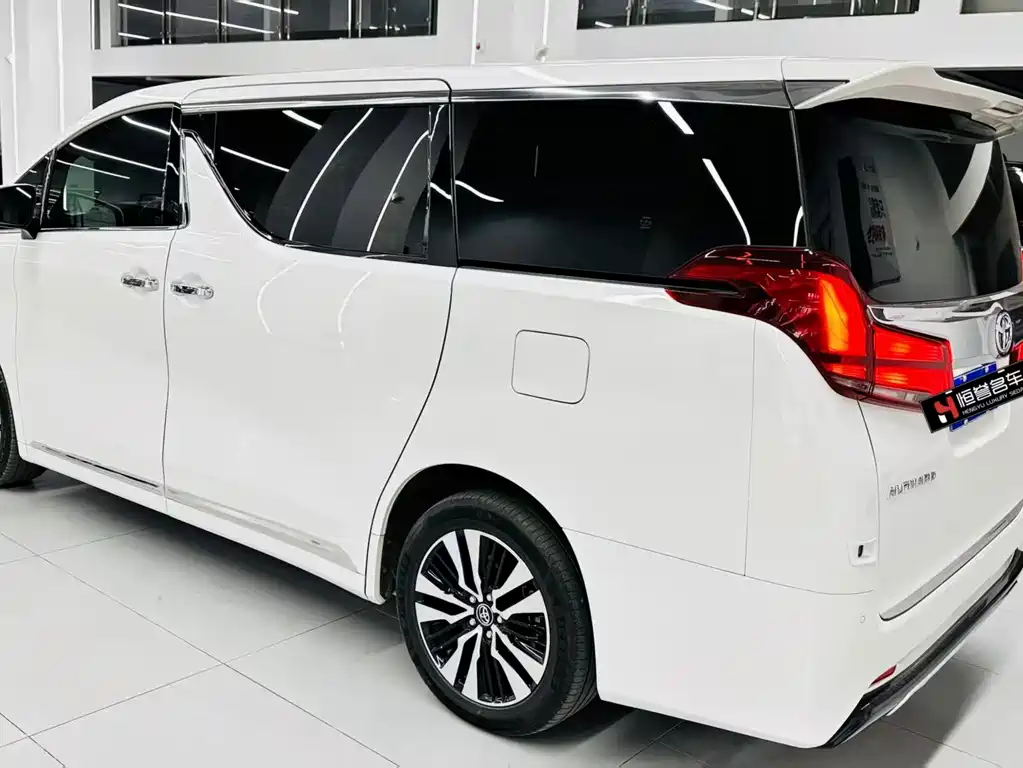 Toyota Alphard 2018 — фото 11