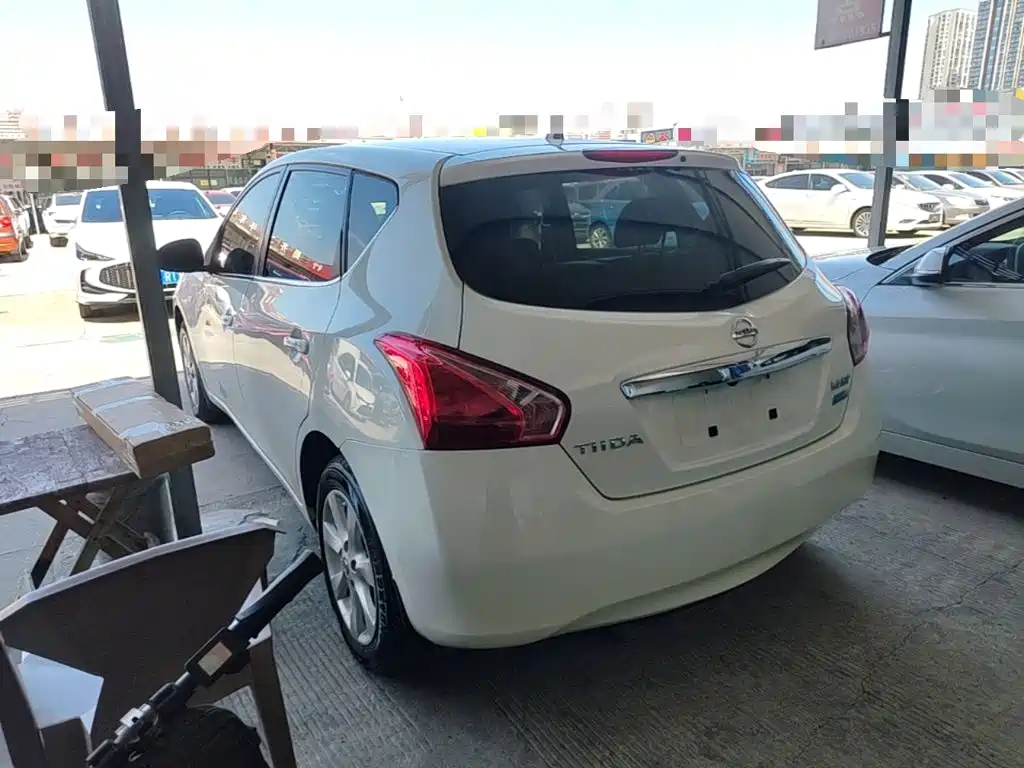 Nissan Tiida 2014