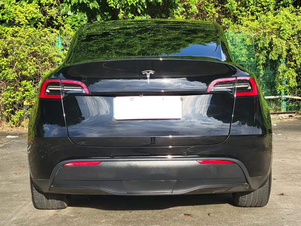 Tesla Model Y 2022 — фото 15