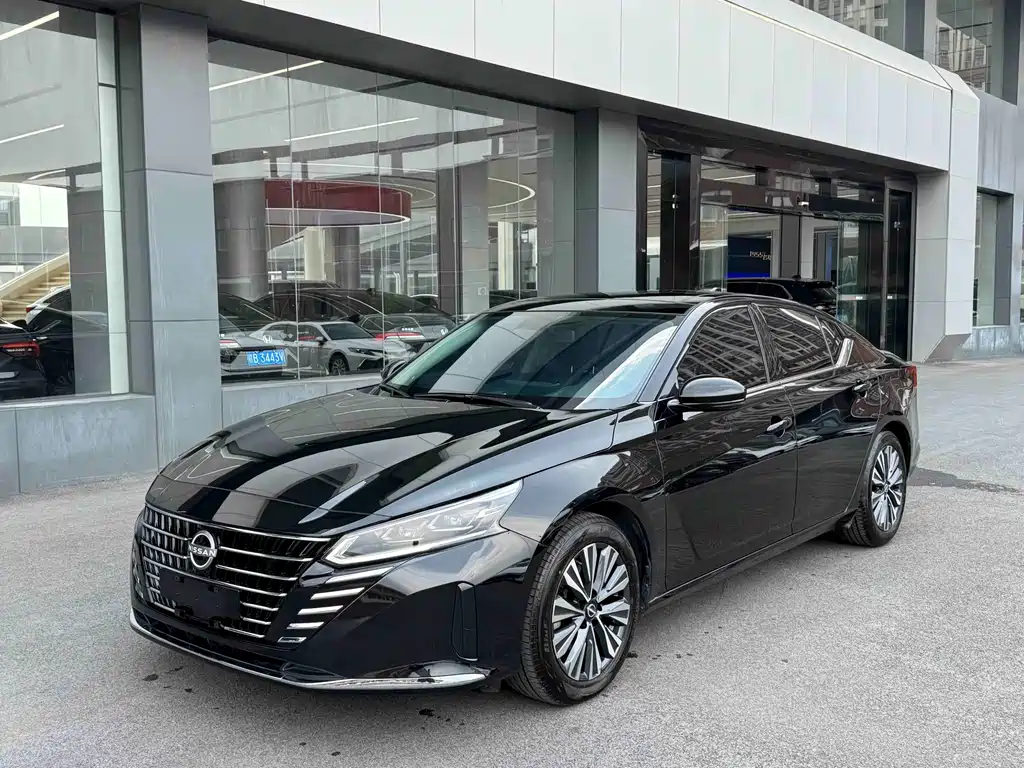 Nissan Teana 2023 — фото 1