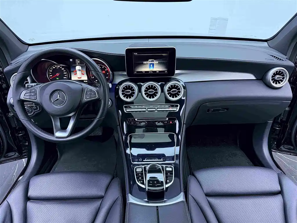 Mercedes-Benz GLC 2018 — фото 12