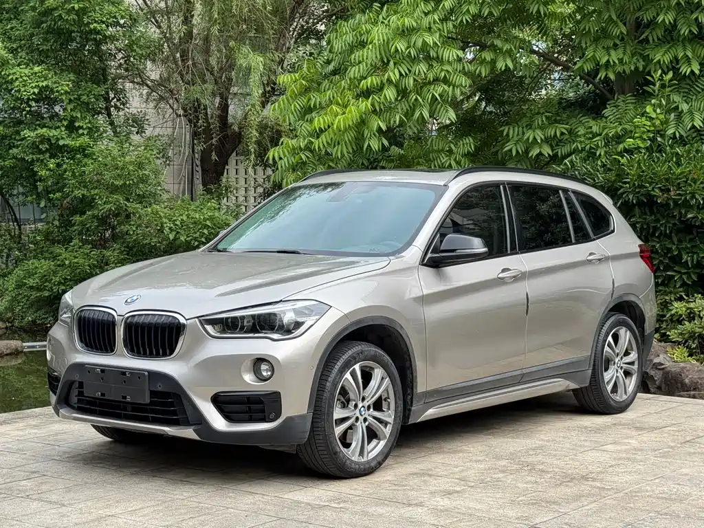 BMW X1 2018 — фото 1