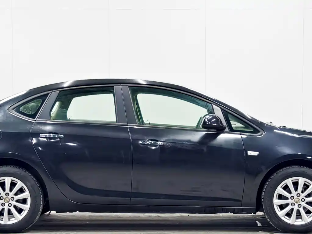 Buick Excelle 2014 — фото 8