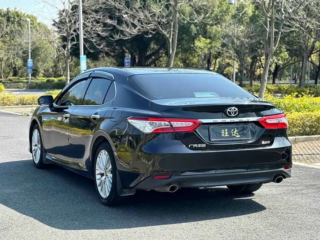 Toyota Camry 2019 — фото 10