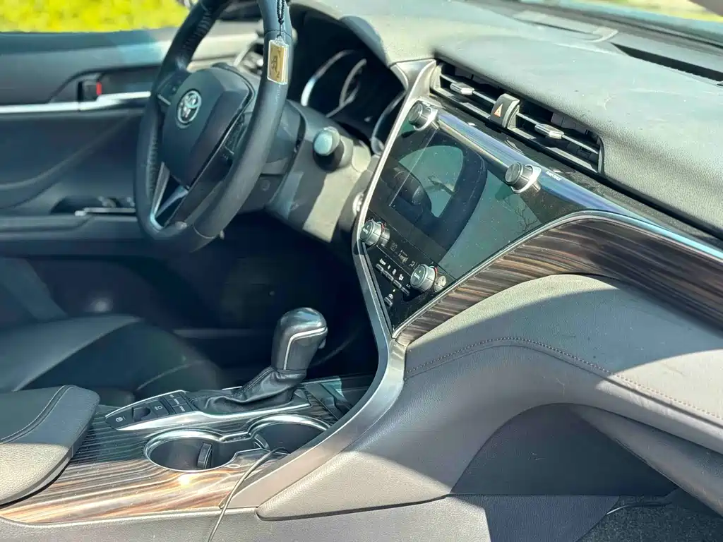 Toyota Camry 2019 — фото 13