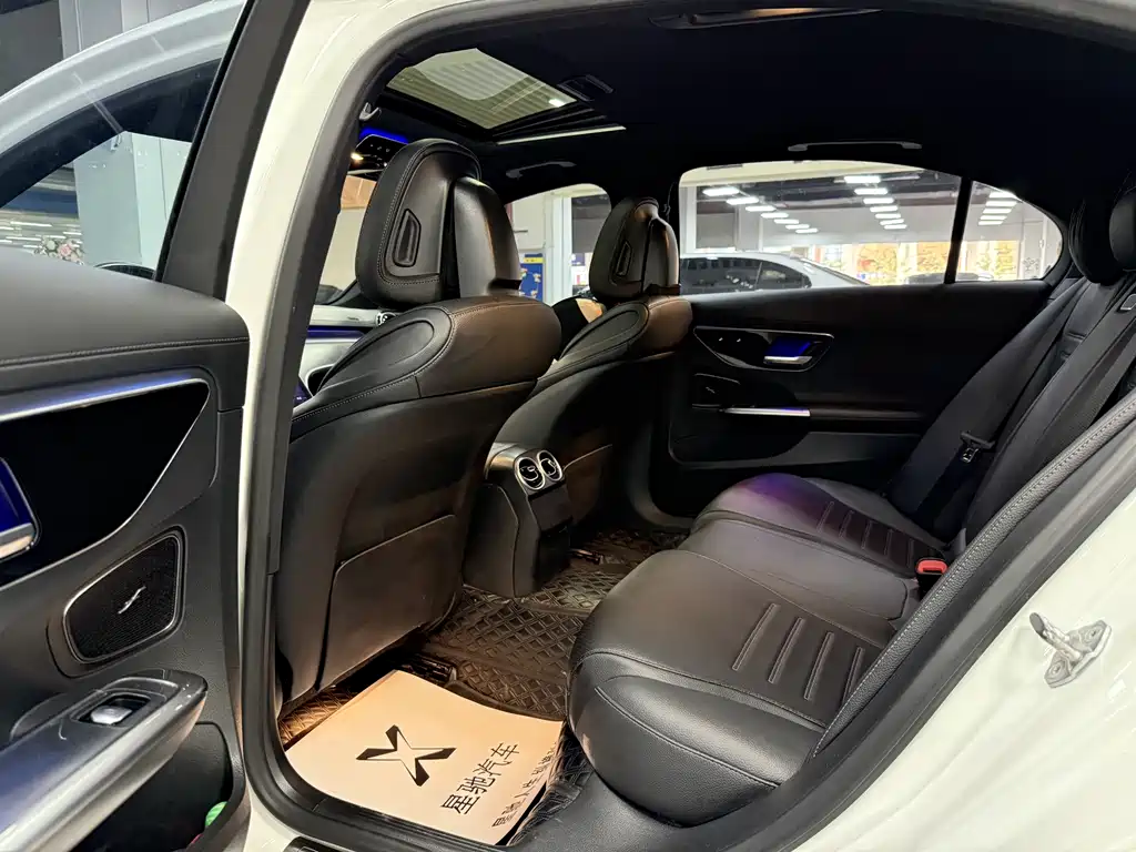 Mercedes-Benz C-Class 2022 — фото 7