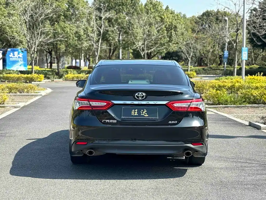 Toyota Camry 2019 — фото 9