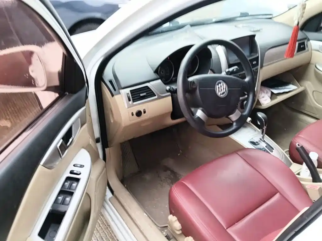 Buick Excelle 2014 — фото 16