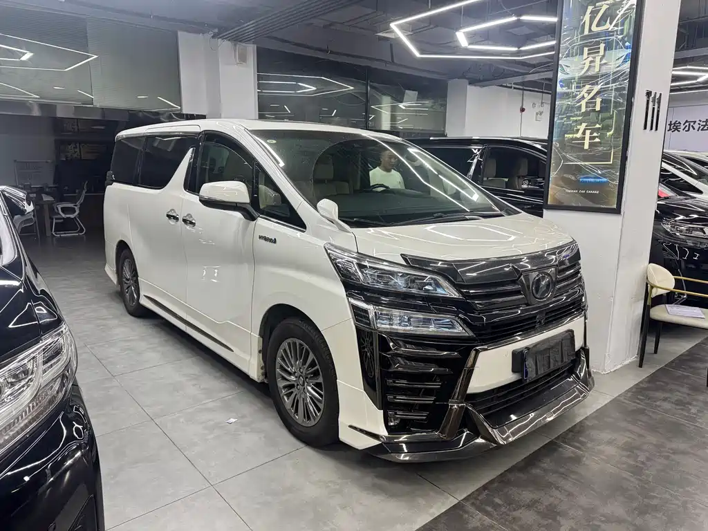 Toyota Vellfire 2022 — фото 3