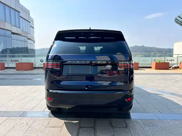 Land Rover Discovery 2023