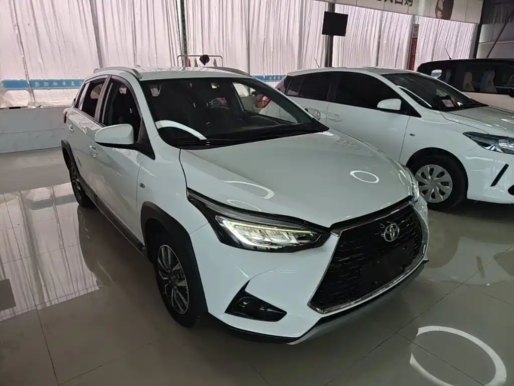 Toyota Yaris L 2022 — фото 4